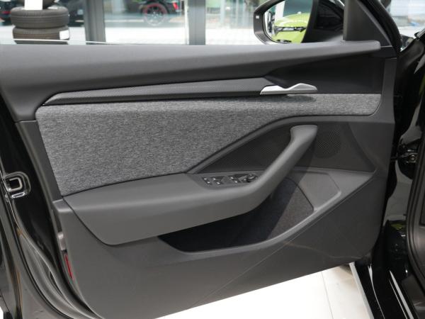 Skoda Superb Combi 2.0 TDI DSG Selection Matrix PDC Kamera Standhz. *877*