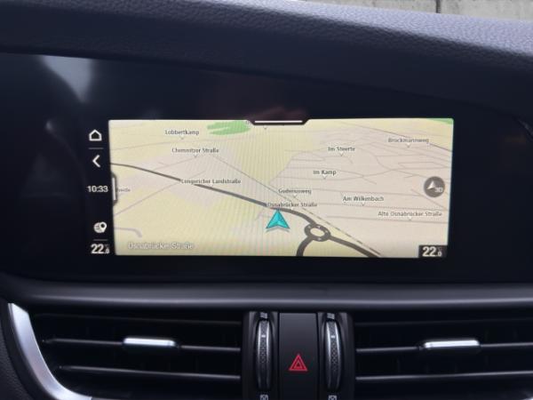 Alfa Romeo Giulia Veloce Q4 2.0 PDC+KAMERA+NAVI+CARPLAY+SHZ