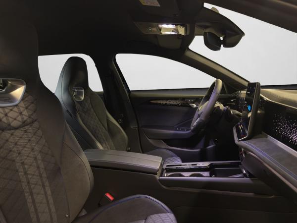 Volkswagen Passat R-Line 2.0 TDI DSG WKR NAVI IQ SITZHZ