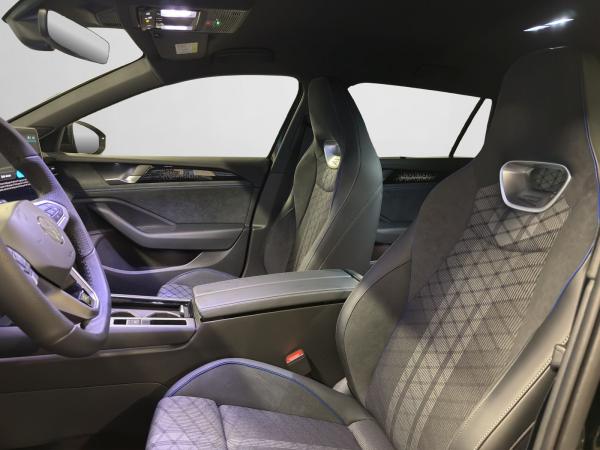 Volkswagen Passat R-Line 2.0 TDI DSG WKR NAVI IQ SITZHZ