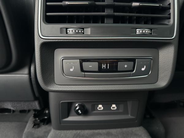 Audi Q8 SUV S line business TFSI e qu. tiptr. 23 PANO