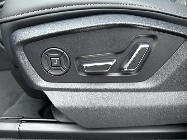 Audi Q8 SUV S line business TFSI e qu. tiptr. 23 PANO