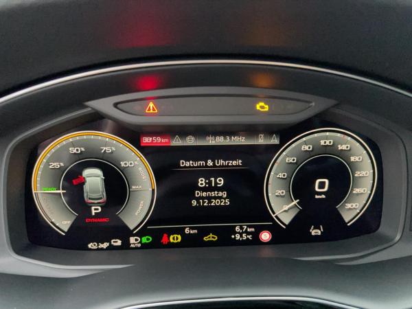 Audi Q8 SUV S line business TFSI e qu tiptr PANO 23