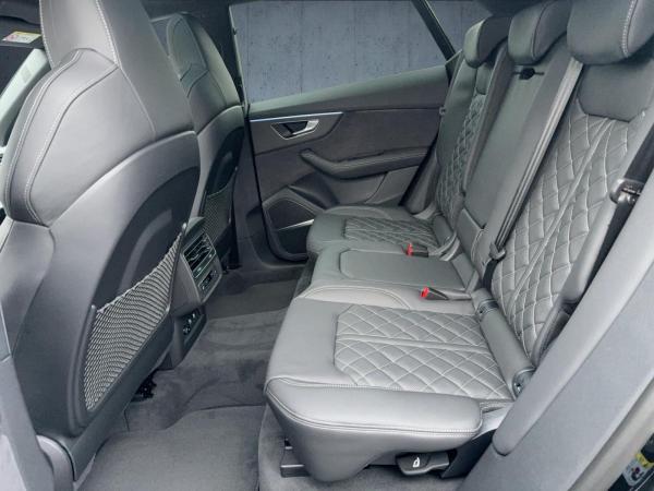 Audi Q8 SUV S line business TFSI e qu tiptr PANO 23