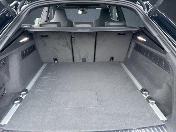 Audi Q8 SUV S line business TFSI e qu tiptr PANO 23