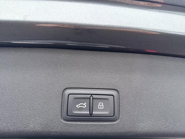 Audi Q3 Sportback TFSI S tr. LED 20 AHK FLA ACC Keyle