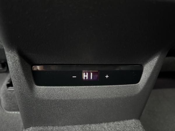 Audi Q3 Sportback TFSI S tr. LED 20 AHK FLA ACC Keyle