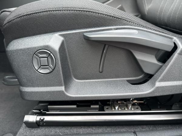 Audi Q3 Sportback TFSI S tr. LED 20 AHK FLA ACC Keyle