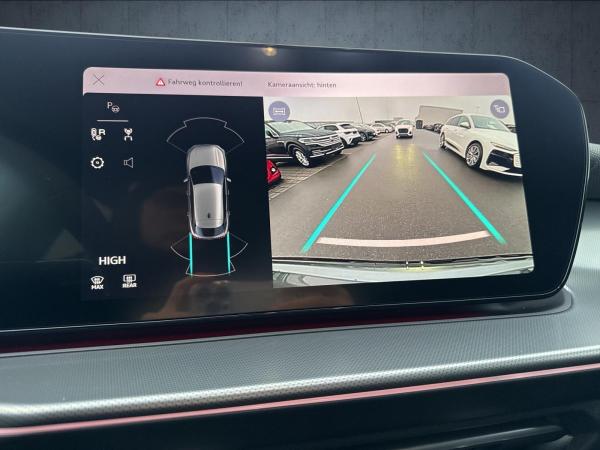 Audi Q3 Sportback TFSI S tr. LED 20 AHK FLA ACC Keyle