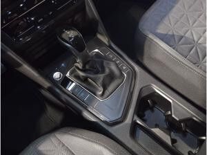 Volkswagen Tiguan 1.5 TSI Life DSG Park Assist Rear View AppConnect