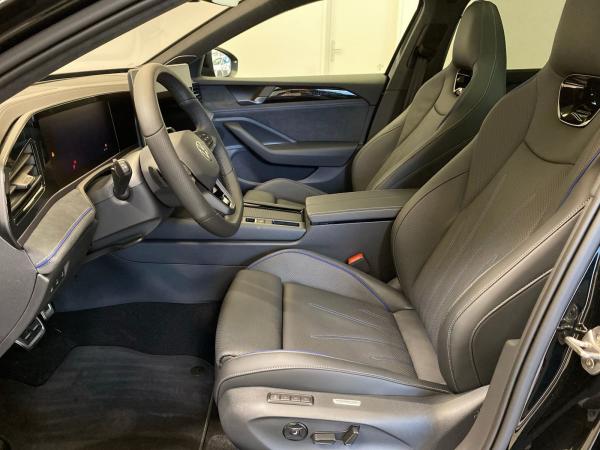 Volkswagen Passat R-Line eHybrid Preisvorteil 17684 €