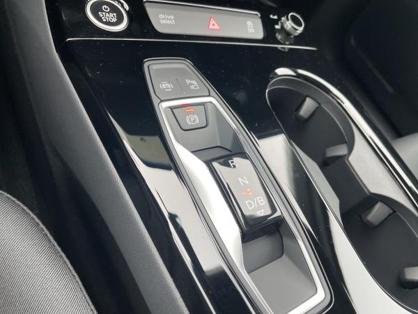 Audi Q6 e-tron 185 kW LED Navi Kamera SHZ PDC-Plus