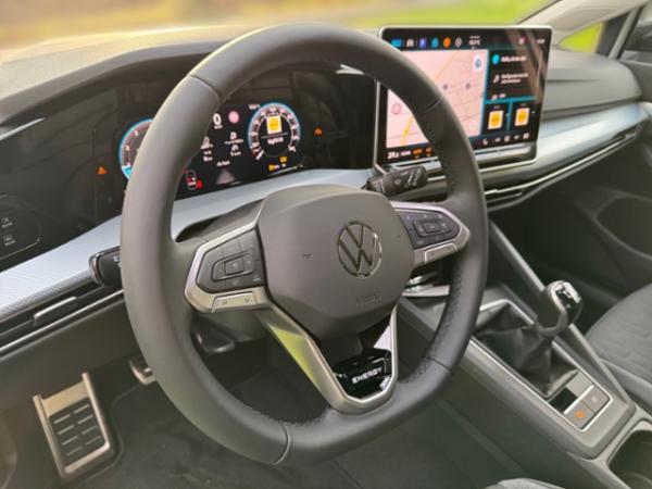 Volkswagen Golf Life 1,5 l TSI OPF 6-Gang Volkswagen Golf Life 1,5 l TSI OPF 6-Gang