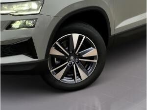 Skoda Karoq 1.5 TSI Selection LED.NAVI.VIC.KESSY.PDC.AHK.Lenk-HZG.LaneA.SignA.SmartLin