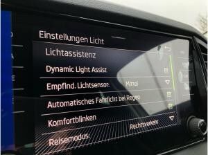 Skoda Karoq 1.5 TSI Selection LED.NAVI.VIC.KESSY.PDC.AHK.Lenk-HZG.LaneA.SignA.SmartLin