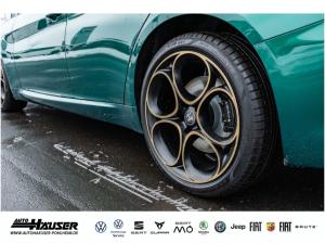 Alfa Romeo Giulia INTENSA 2.0 Turbo AT8 Q4 PANORAMA HARMAN-KARDON BREMBO