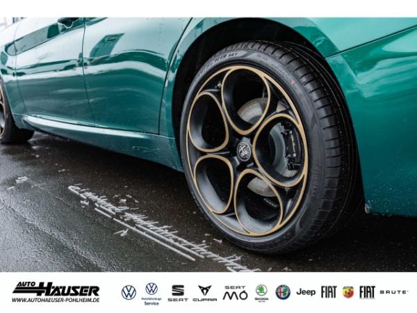 Alfa Romeo Giulia INTENSA 2.0 Turbo AT8 Q4 PANORAMA HARMAN-KARDON BREMBO