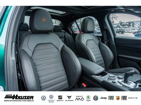 Alfa Romeo Giulia INTENSA 2.0 Turbo AT8 Q4 PANORAMA HARMAN-KARDON BREMBO