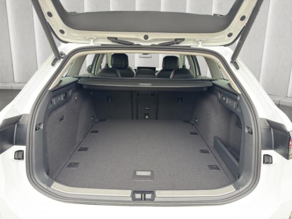 Volkswagen Passat Elegance 2.0 TDI DSG,IQ-DRIVE,AHK,BUSINESS