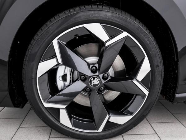 Skoda Superb Combi Sportline 2.0 TDI 4x4 AHK Pano Navi Kamera