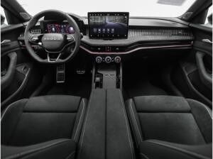 Skoda Superb Combi Sportline 2.0 TDI 4x4 AHK Pano Navi Kamera