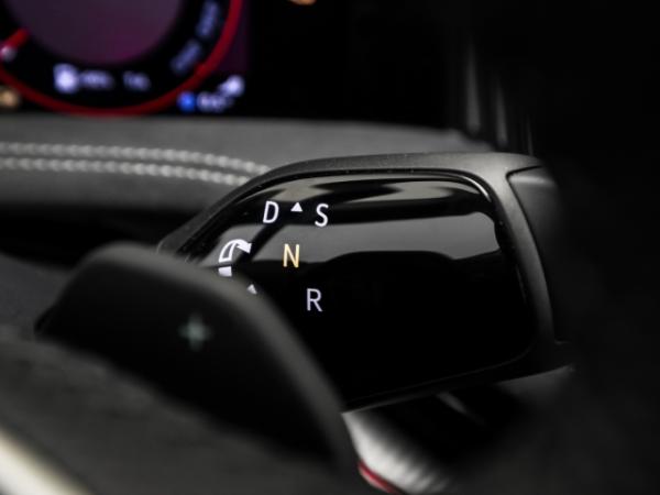 Skoda Superb Combi Sportline 2.0 TDI 4x4 AHK Pano Navi Kamera