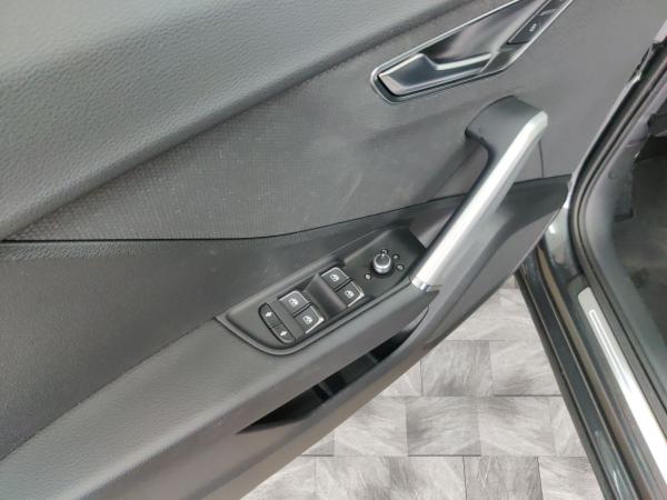 Audi Q2 Advanced 30 TFSI AHK/LED/Navi+/RFKam/02.30Garantie