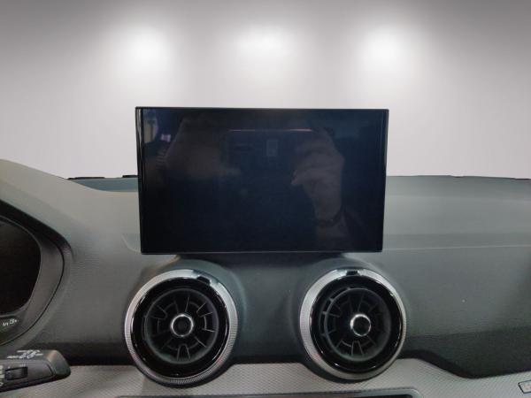 Audi Q2 Advanced 30 TFSI AHK/LED/Navi+/RFKam/02.30Garantie