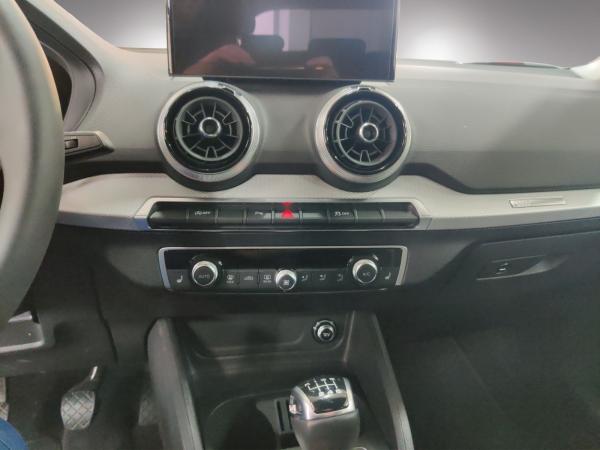 Audi Q2 Advanced 30 TFSI AHK/LED/Navi+/RFKam/02.30Garantie