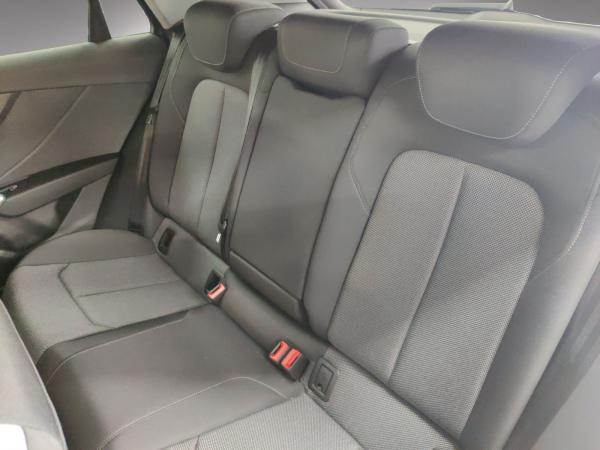 Audi Q2 Advanced 30 TFSI AHK/LED/Navi+/RFKam/02.30Garantie