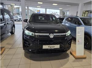 Volkswagen Tiguan R-Line "Black Style" 2,0 l TDI //SOFORT VERF.// - Leder, AHK, Pano, Harman Kardon usw.