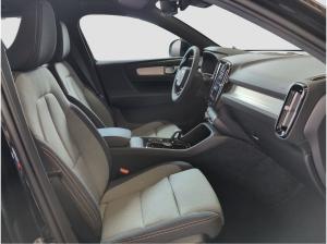 Volvo XC40 XC40+Black+Edition+B3+Plus+E-Sitze+BLIS+PilotAss