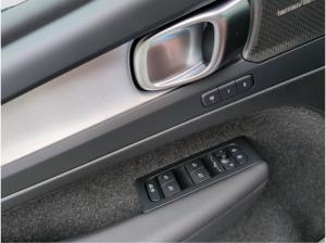 Volvo XC40 XC40+Black+Edition+B3+Plus+E-Sitze+BLIS+PilotAss