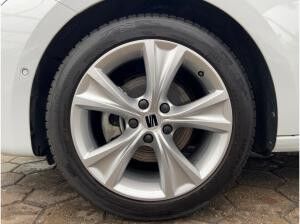 Seat Leon Sportstourer1.5 eTSI FR DSG Navi Matrix Kamera