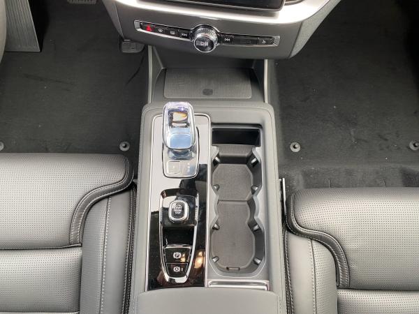 Volvo XC90 T8 Ultra Dark AHK+Luftfahrw.+Premium Paket