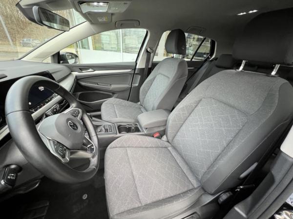 Volkswagen Golf VIII 1.0 TSI ACC+NAVI+PDC+KLIMA+LED+MFL