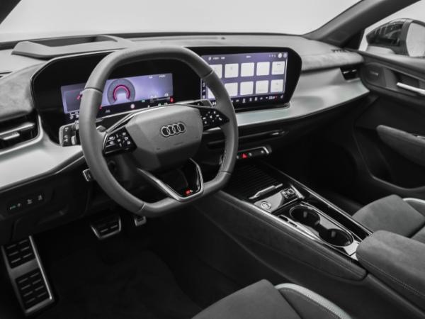 Audi Q3 e-hybrid S line Pano DigMatrix TechPro