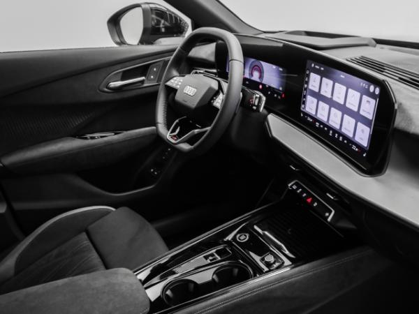 Audi Q3 e-hybrid S line Pano DigMatrix TechPro