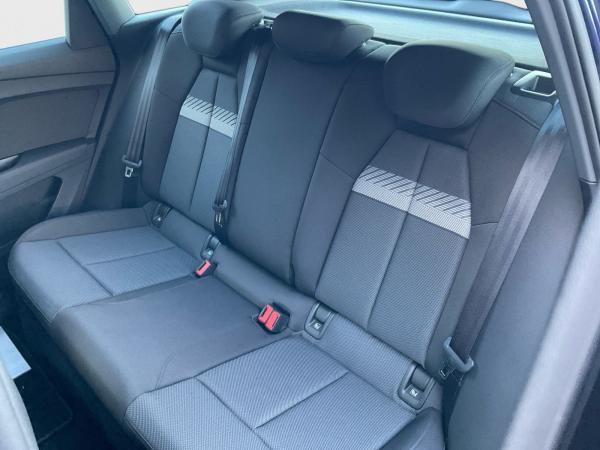 Audi Q4 e-tron Q4 35 e-tron advanced Navi Matrix Keyless ACC