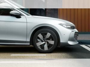 Volkswagen Passat Business 1.5 eTSI DSG AHK NAV Winterräder