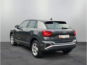 Audi Q2 S-Line 35 TFSI S-tronic / Matrix, RFK, ACC