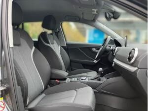 Audi Q2 S-Line 35 TFSI S-tronic / Matrix, RFK, ACC