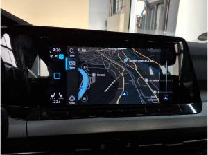 Volkswagen Golf VIII Life 2.0 TDI DSG / Navi, App, LED, RFK