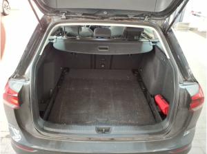 Volkswagen Golf VIII Life 2.0 TDI DSG / Navi, App, LED, RFK