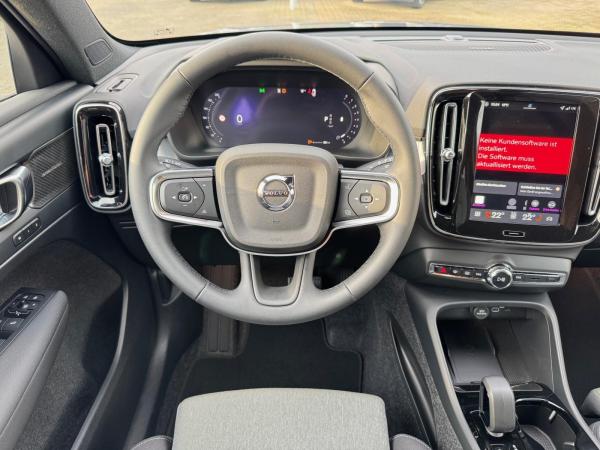 Volvo XC40 B3 DKG PLUS-BLACK EDITION - Inkl. Anhängerkupplung! - Sofort lieferbar