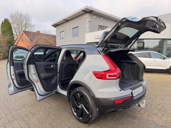 Volvo XC40 B3 DKG PLUS-BLACK EDITION - Inkl. Anhängerkupplung! - Sofort lieferbar