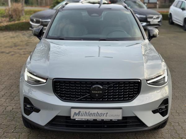 Volvo XC40 B3 DKG PLUS-BLACK EDITION - Inkl. Anhängerkupplung! - Sofort lieferbar