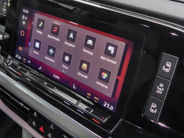 Volkswagen Multivan Style 2.0TDI DSG Klima PDC Navi AHK 7-Sitzer