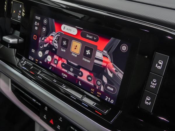 Volkswagen Multivan Style 2.0TDI DSG Klima PDC Navi AHK 7-Sitzer