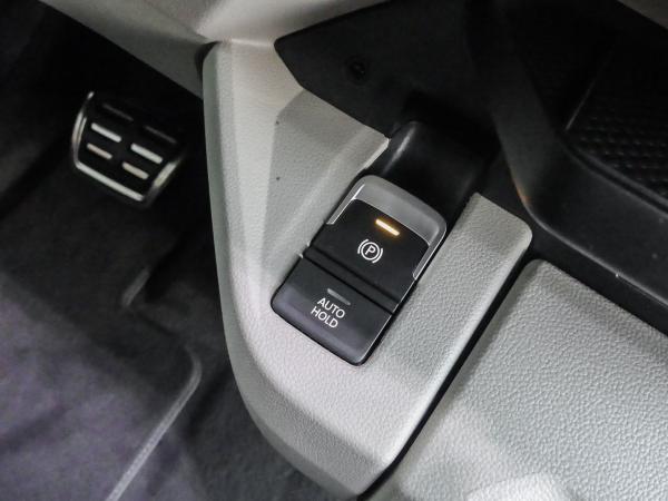 Volkswagen Multivan Style 2.0TDI DSG Klima PDC Navi AHK 7-Sitzer